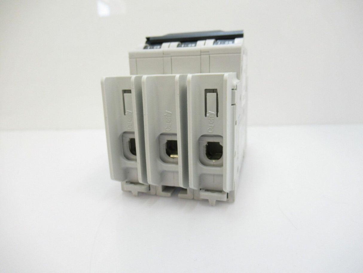 Schneider Electric M9F42301 Circuit-Breaker Multi 9 3-Poles 1A Curve C