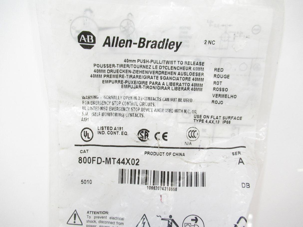 Allen Bradley 800FD-MT44X02 Push-Pull/Twist To Release Push Button