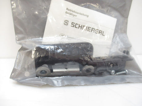 Schmersal AZ 15/16-B1-2053 101111081 Actuator With Ball Latch For Interlock