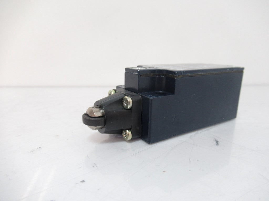 Schmersal TR235-02Z-M20 151168156 Limit Switch