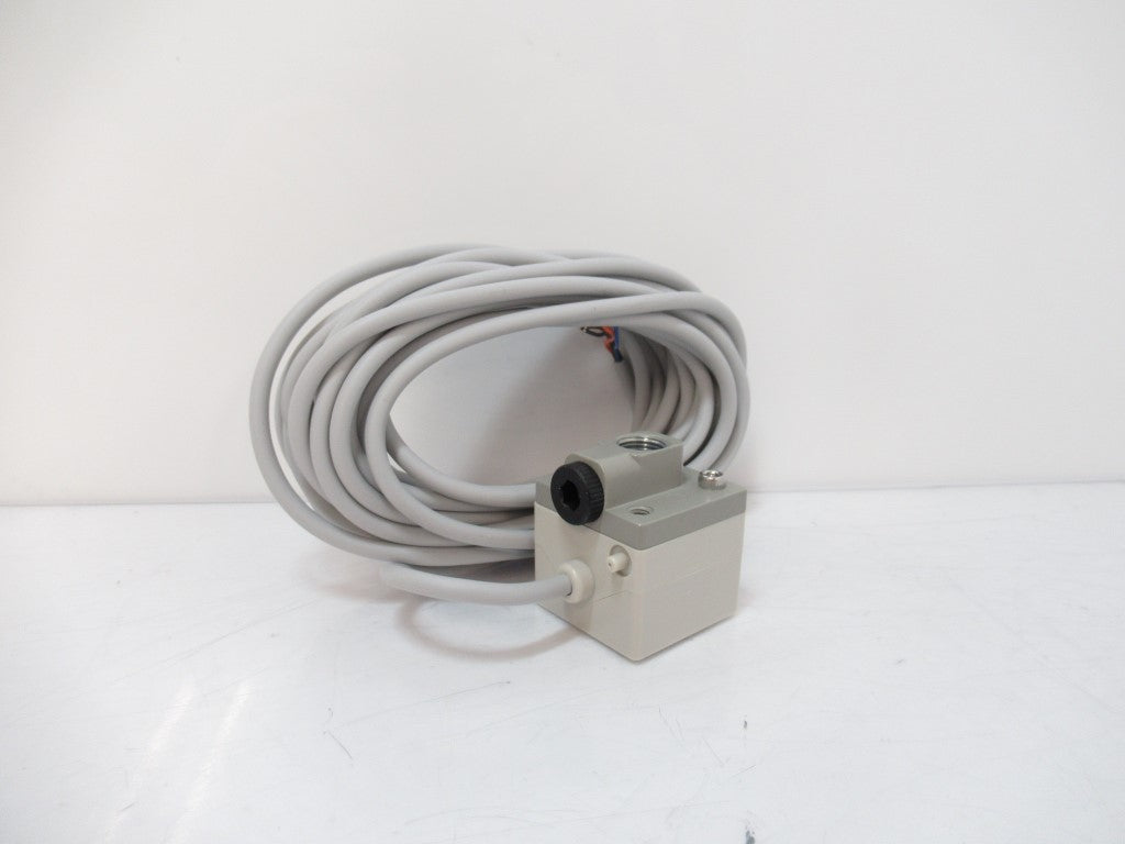 Vacuostat P25V.01.F2.5M Pannel Mount, NPN 0-1000MA 1/8 NPT, 5 Meters Cable