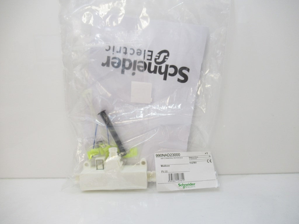 990NAD23000 Schneider Electric Modbus Plus MB + T-Connector (New In Bag)