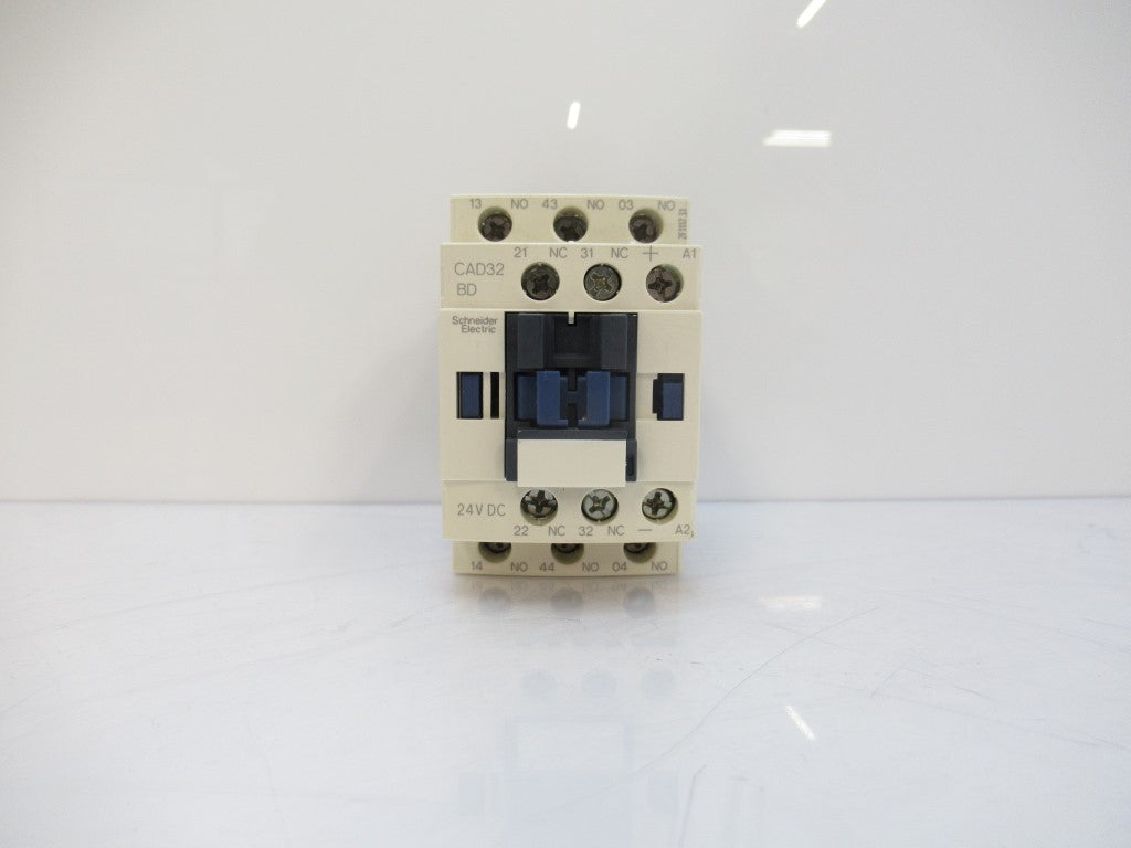 CAD32BD Schneider Electric Control Relay 24V DC 10 A, New