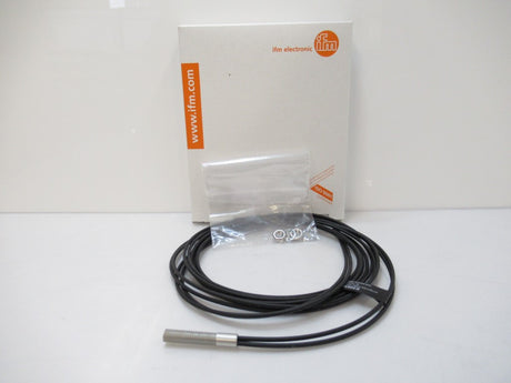 E20633 FT-11-EPA-M6/F2X1/2M Ifm Electronic Diffuse Reflection Sensor(New In Box)